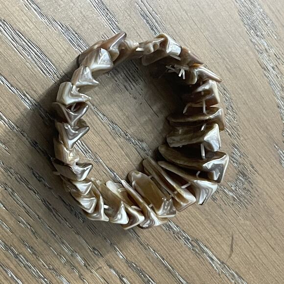 Abalone Mother of Pearl Stretch Bracelet Neutral Natural Beachy Boho Jewelry - Picture 3 of 5